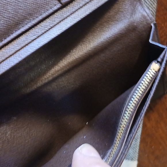 Authentic Louis Vuitton Monogram Damier Porte Feiulle Brazza - Picture 14 of 16